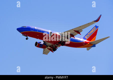 Settembre 11, 2018 San Jose / CA / STATI UNITI D'AMERICA - battenti Southwest Airlines gli aeromobili in avvicinamento Norman Y. Mineta San Jose International Airport Foto Stock