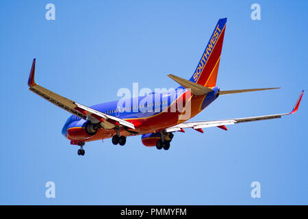 Settembre 11, 2018 San Jose / CA / STATI UNITI D'AMERICA - battenti Southwest Airlines gli aeromobili in avvicinamento Norman Y. Mineta San Jose International Airport Foto Stock