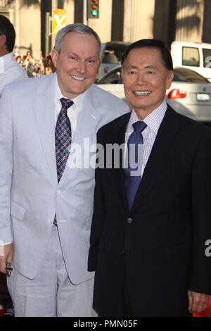 George Takei 06/27/2011 "Larry Crowne' Premiere @ Grauman's Chinese Theater, Hollywood Foto di Megumi Torii/ www.HollywoodNewsWire.net/ PictureLux Foto Stock