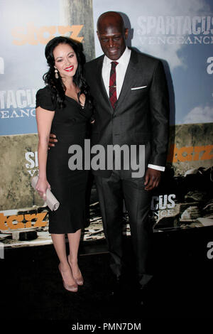 Marisa Ramirez e Peter Mensah alla premiere di Starz serie originale 'Spartacus: la vendetta". Gli arrivi presso la Arclight Glossari Affini cupola in Los Angeles, CA, 18 gennaio 2012. Foto di: R.Anthony / Picturelux Foto Stock