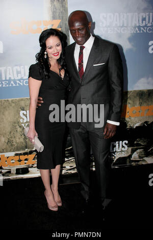 Marisa Ramirez e Peter Mensah alla premiere di Starz serie originale 'Spartacus: la vendetta". Gli arrivi presso la Arclight Glossari Affini cupola in Los Angeles, CA, 18 gennaio 2012. Foto di: R.Anthony / Picturelux Foto Stock