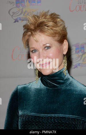 Dee Wallace al ventiduesimo notte annuale di 100 stelle Awards Gala tenutosi presso il Beverly Hills Hotel di Beverly Hills, CA, 26 febbraio 2012. Foto di Joe Martinez / PictureLux Foto Stock