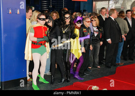 Atmosfera a Hollywood Camera di Commercio cerimonia in onore di Adam West con una stella sulla Hollywood Walk of Fame in Hollywood, CA, 5 aprile 2012. Foto di Joe Martinez / PictureLux Foto Stock