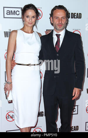 Sarah Wayne Callies e Andrew Lincoln arriva alla premiere di AMC di 'The Walking Dead terza stagione all'Universal CityWalk su Ottobre 4, 2012 in città universale, CA. (Foto di PRPP / PictureLux) Riferimento File # 31689 020PRPPEA per solo uso editoriale - Tutti i diritti riservati Foto Stock