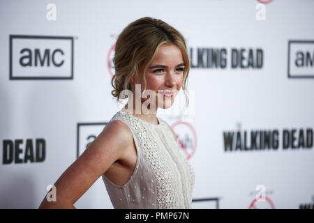 Kiernan Shipka arriva alla premiere di AMC di 'The Walking Dead terza stagione all'Universal CityWalk su Ottobre 4, 2012 in città universale, CA. (Foto di PRPP / PictureLux) Riferimento File # 31689 077PRPPEA per solo uso editoriale - Tutti i diritti riservati Foto Stock