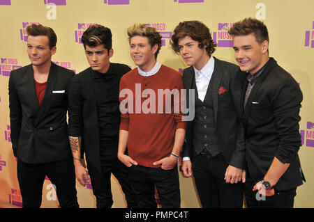 Louis Tomlinson e Zayn Malik, Niall Horan, Harry stili e Liam Payne del gruppo una direzione a 2012 MTV Video Music Awards tenutosi presso lo Staples Center di Los Angeles, CA. L'evento ha avuto luogo giovedì 6 settembre, 2012. Foto di PRPP / PictureLux Foto Stock