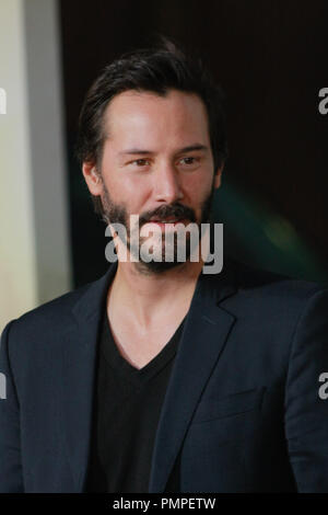 Keanu Reeves alla premiere di Warner Brothers Pictures' 'Cloud Atlas". Gli arrivi presso Grauman's Chinese Theatre a Hollywood, CA, 24 ottobre 2012. Foto di Joe Martinez / PictureLux Foto Stock