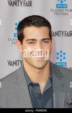 Jesse Metcalfe presso la prima mondiale del quarantesimo anniversario restauro di "Cabaret", presentato come la serata di apertura gala del 2012 TCM Classic Film Festival. Gli arrivi sono stati tenuti a Grauman's Chinese Theatre a Hollywood, CA, 12 aprile 2012. Foto di Joe Martinez / PictureLux Foto Stock