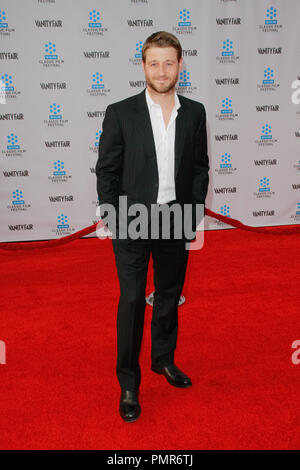 Benjamin McKenzie in Premiere mondiale del quarantesimo anniversario restauro di "Cabaret", presentato come la serata di apertura gala del 2012 TCM Classic Film Festival. Gli arrivi sono stati tenuti a Grauman's Chinese Theatre a Hollywood, CA, 12 aprile 2012. Foto di Joe Martinez / PictureLux Foto Stock