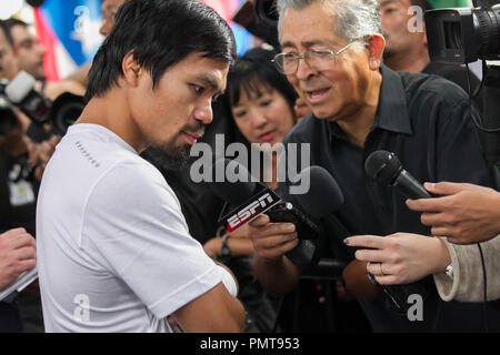 Manny Pacquiao assiste il suo allenamento di media a Wild Card Boxing palestra in novembre 28, 2012 a Los Angeles, California. L allenamento è nella preparazione di Pacquiao prossimo lotta contro Juan Manuel 'Dinamita' Marquez su dicembre 8, 2012 a MGM Grand Garden Arena di Las Vegas. (Foto di Giovanni Salangsang / PRPP / PictureLux) Foto Stock