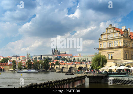 Praga, Repubblica Ceca - 23 agosto: il museo dedicato al celebre compositore Czach Smetana è situato nel centro di Praga, Agosto 23, 2015 in Prag Foto Stock