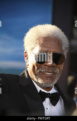 Morgan Freeman 04/10/2013 l'American Premiere di 'Oblivion" tenutasi presso il Teatro Dolby in Hollywood, CA Foto di Hanako Sato / HNW / PictureLux Foto Stock