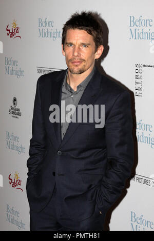 Ethan Hawke presso il Los Angeles Premiere di Sony Pictures Classics" "Prima di mezzanotte". Gli arrivi presso la DGA Theatre di Los Angeles, CA, 21 maggio 2013. Foto: Richard Chavez / PictureLux Riferimento File # 31968 051RAC per solo uso editoriale - Tutti i diritti riservati Foto Stock