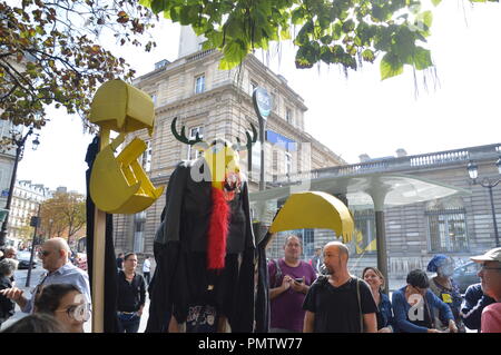 Parigi, Francia. 19 settembre 2018.12h30. Il Senato,Parigi,Francia. La protesta del dal vs l'alloggiamento legge ' Loi élan ' ALPHACIT NEWIM / Alamy Live News Foto Stock