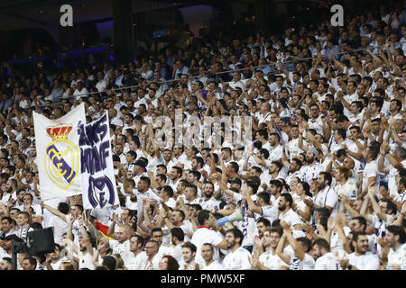 Madrid, Madrid, Spagna. Xix Sep, 2018. Real Madrid tifosi nel corso della UEFA Champions' League gruppo G partita di calcio del Real Madrid contro la Roma al Santiago Bernabeu Stadium in Madrid.punteggio finale Credito: Manu Reino/SOPA Immagini/ZUMA filo/Alamy Live News Foto Stock