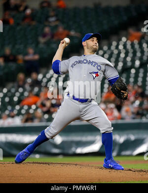 Baltimore, Stati Uniti d'America. Xix Sep, 2018. Toronto Blue Jays brocca #25 MARCO Estrada piazzole durante un Major League Baseball gioco tra il Baltimore Orioles e il Toronto Blue Jays a Camden Yards a Baltimora, MD. Justin Cooper/CSM/Alamy Live News Foto Stock