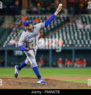 Baltimore, Stati Uniti d'America. Xix Sep, 2018. Toronto Blue Jays brocche #52 Ryan Tepera piazzole durante un Major League Baseball gioco tra il Baltimore Orioles e il Toronto Blue Jays a Camden Yards a Baltimora, MD. Justin Cooper/CSM/Alamy Live News Foto Stock