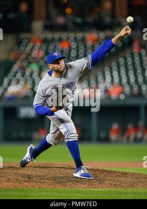 Baltimore, Stati Uniti d'America. Xix Sep, 2018. Toronto Blue Jays brocca #58 Tim Mayza piazzole durante un Major League Baseball gioco tra il Baltimore Orioles e il Toronto Blue Jays a Camden Yards a Baltimora, MD. Justin Cooper/CSM/Alamy Live News Foto Stock