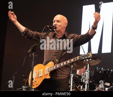 Rewind Festival South - Day One - at  Temple Island Meadows, Henley-on-Thames, Oxfordshire  Featuring: Midge Ure Where: Henley, United Kingdom When: 18 Aug 2018 Credit: WENN.com Foto Stock