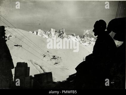 Blick von Campei gegen Col Ombert, Cima Uomo und Cima della vallate. Foto Stock