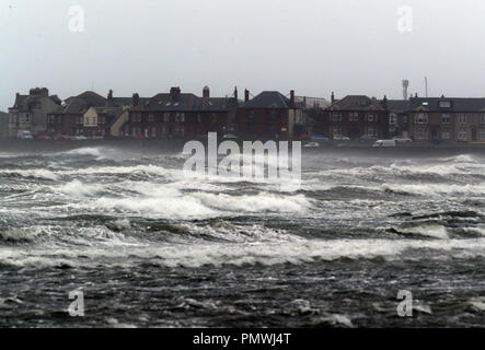 Il mare in tempesta a Troon Beach in Ayrshire come tempesta Ali ha cominciato a farsi sentire in tutta l'Irlanda del Nord e le parti della Scozia e Inghilterra con 60mph venti. Foto Stock