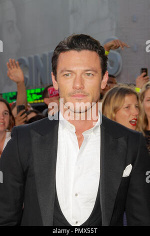 Luke Evans presso la American Premiere di Universal Pictures' 'Fast & Furious 6'. Gli arrivi presso l'anfiteatro di Gibson in città universale, CA, 21 maggio 2013. Foto di Joe Martinez / PictureLux Foto Stock