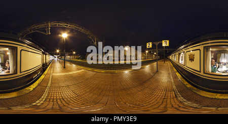 Visualizzazione panoramica a 360 gradi di Transcantabrico spagnolo treno di lusso