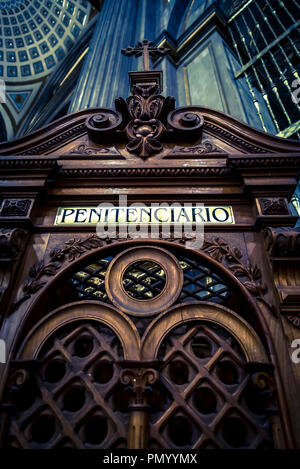 Il confessionale, Cattedrale di Puebla, Puebla, città in Est-Messico centrale Foto Stock