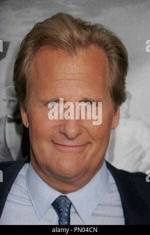 Jeff Daniels 07/10/2013 " Notizie " Stagione 2 Premiere detenute al Paramount Theatre di Los Angeles, CA Foto di Kazuki Hirata / HNW / PictureLux Foto Stock