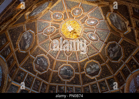 Camera araldica all'interno di Palacio Nacional de Sintra, il palazzo nazionale, Sintra, Portogallo Foto Stock
