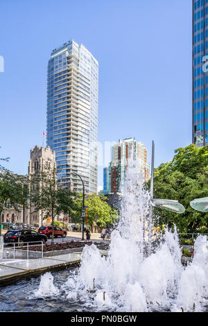 La prima chiesa battista & Robert Lee YMCA di Burrard Street a Vancouver, British Columbia, Canada Foto Stock