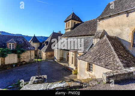 Francia, Correze, valle della Dordogna, tra Argentat e Beaulieu sur Dordogne, Bassignac le Bas, la chiesa // Francia, Corrèze (19), la Vallée de la Dordo Foto Stock