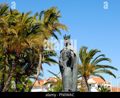Il giardino pubblico di Alcochete con la statua del re Dom Manuel I. PORTOGALLO Foto Stock