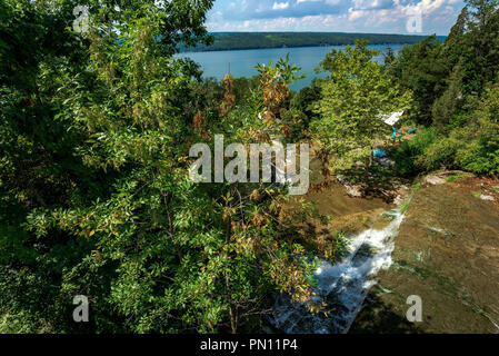 Vista su Hector cade sul Lago Seneca; Schuyler County; New York Foto Stock