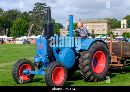 I trattori nell'anello principale al 2018 Frampton Conutry show gloucestershire UK Foto Stock