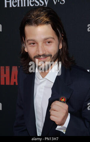 Diego Luna alla premiere del film Pantelion e partecipante Media 'Cesar Chavez'. Gli arrivi presso la TCL Teatro Cinese a Hollywood, CA, 20 marzo 2014. Foto di Joe Martinez / PictureLux Foto Stock