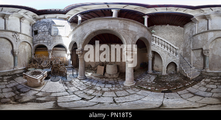 Visualizzazione panoramica a 360 gradi di Cortile di Trogir