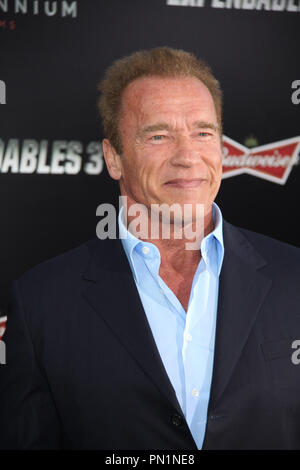 Arnold Schwarzenegger 08/11/2014 Los Angeles Premiere di 'La sostituzione delle parti soggette a usura 3" tenutasi presso la leva TCL Teatro Cinese a Hollywood, CA Foto di Izumi Hasegawa / HNW / PictureLux Foto Stock