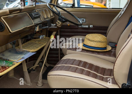 Interno di un inizio di VW Camper. Foto Stock