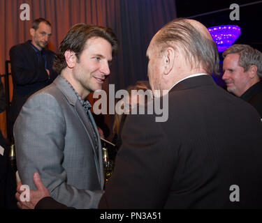 Bradley Cooper (sinistra) e Robert Duvall all'Oscar® Nominees Pranzo a Beverly Hills Lunedì 2 Febbraio, 2015. Riferimento al file # 32554 014THA per solo uso editoriale - Tutti i diritti riservati Foto Stock