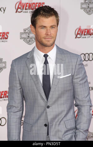 Chris Hemsworth presso la Premiere Mondiale della meraviglia 'Vendicatori Età di Ultron'. Gli arrivi sono stati tenuti presso il Teatro Dolby in Hollywood, CA, lunedì, 13 aprile 2015. Foto: Richard Chavez / PictureLux Foto Stock
