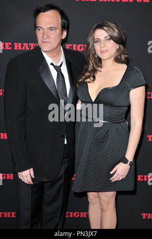 Quentin Tarantino & Courtney Hoffman al 'l'odioso otto " Los Angeles Premiere detenute presso il Dome Glossari Affini a Hollywood, CA il Lunedi, 7 dicembre 2015. Foto di PRPP PRPP / PictureLux Riferimento File # 32778 028PRPP01 per solo uso editoriale - Tutti i diritti riservati Foto Stock