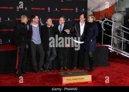 Robert Forster, Channing Tatum, Tim Roth, Christoph Waltz, Quentin Tarantino, Zoe Bell 01/05/2016 Quentin Tarantino Hand & Footprint cerimonia al TCL Teatro Cinese a Hollywood, CA foto di Shogo Okishio / HollywoodNewsWire.net Foto Stock