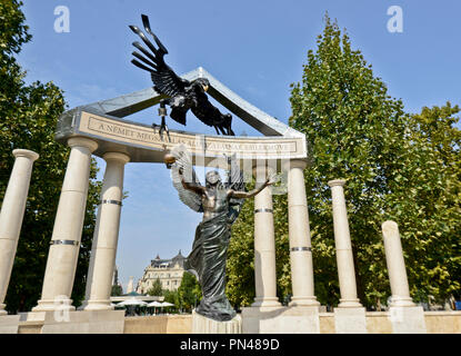 Memoriale per le vittime dell'occupazione tedesca. Piazza Szabadsag, Budapest, Ungheria Foto Stock