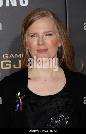 Suzanne Collins presso il Los Angeles Premiere di Lionsgates" "la fame di giochi: Mockingjay - Parte 2" tenutasi presso Microsoft Theatre di Los Angeles, CA, 16 novembre 2015. Foto di Joe Martinez / PictureLux Foto Stock