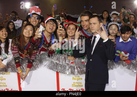 Joseph Gordon-Levitt 11/18/2015 La festosa Premiere mondiale di 'la notte prima di" tenutasi presso il teatro presso l'Ace Hotel in Los Angeles, CA Foto di Izumi Hasegawa / HNW / PictureLux Foto Stock