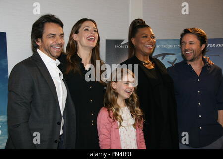 Eugenio Derbez, Jennifer Garner, Kylie Rogers, Queen Latifah, Martin Henderson 03/04/2016 'Miracles dal Cielo" Photocall tenutosi presso il London West Hollywood a Beverly Hills in West Hollywood, CA Foto di Izumi Hasegawa / HNW / PictureLux Foto Stock