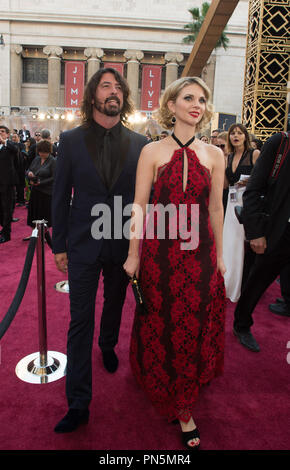 Dave Grohl e Jordyn Blum arrivano al 88th Oscar® al Dolby® Theatre di Hollywood, CA domenica 28 febbraio, 2016. Riferimento al file # 32854 299THA per solo uso editoriale - Tutti i diritti riservati Foto Stock