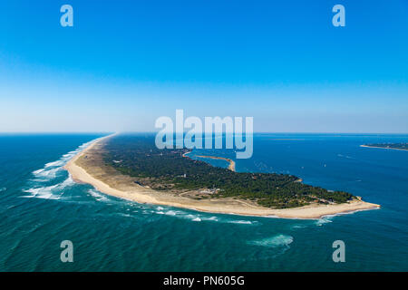 Lege-Cap-Ferret (sud-ovest della Francia): Vista aerea della penisola del Cap Ferret con la spiaggia "plage de la Pointe" all'ingresso del Arcachon Ba Foto Stock