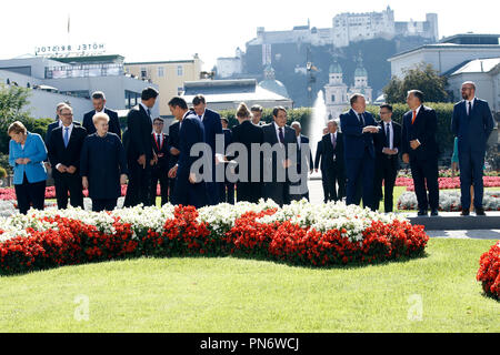 Salisburgo, Austria xx Settembre 2018. I capi di Stato o di governo paesi dell Unione europea pongono per foto di famiglia durante la riunione informale dei 28 capi di Stato o di governo. Alexandros Michailidis/Alamy Live News Foto Stock